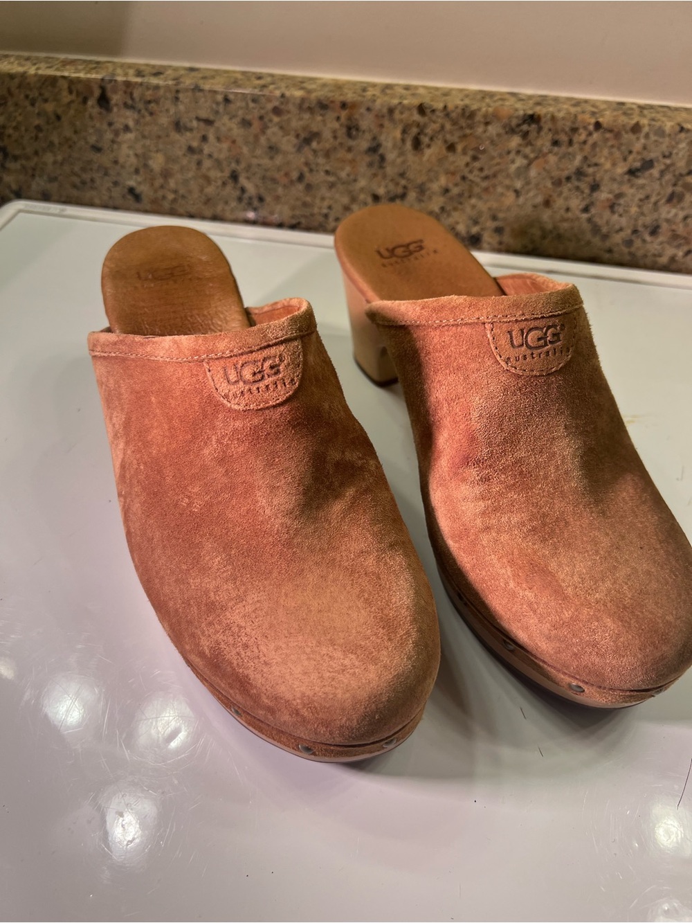 UGG Women's Size 8 Abbie Suede Clog Mules w/ 3” Heels in Chestnut - Picture 12 of 12